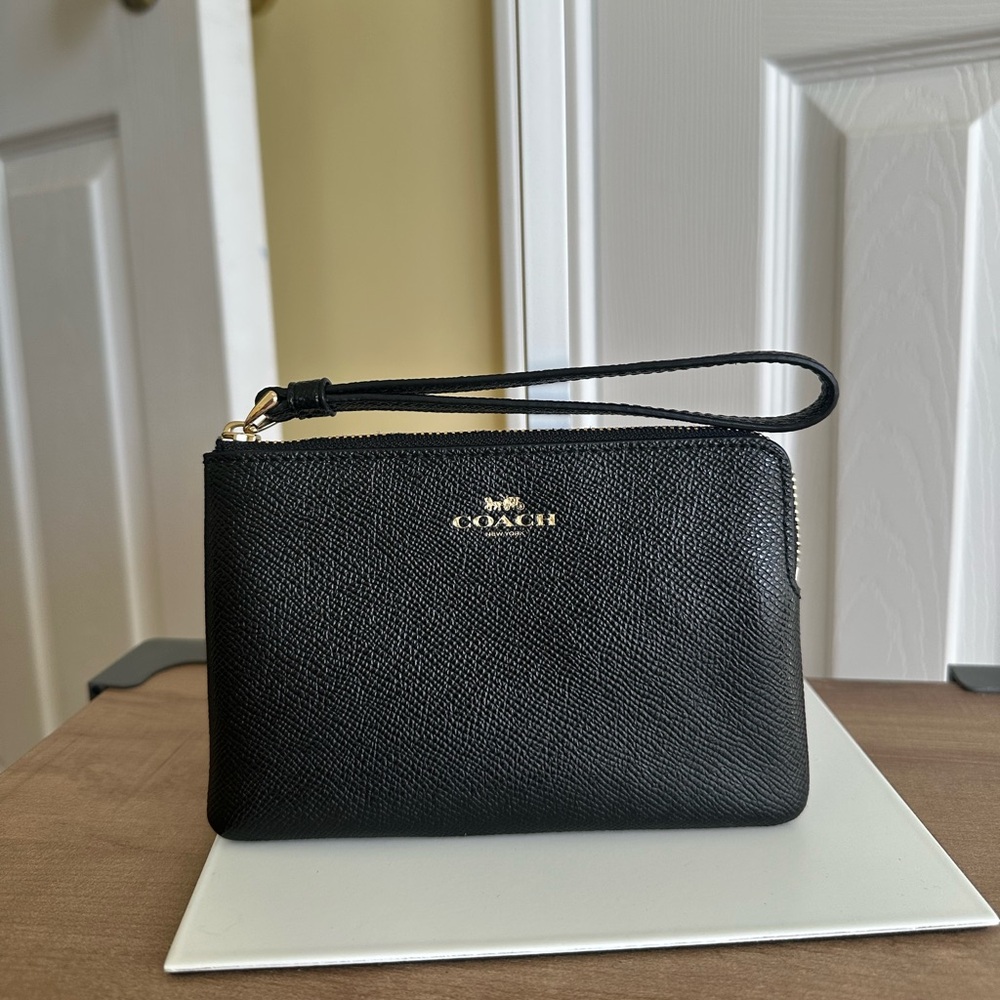 #33. Coach Grain Leather Small/Medium Wrislet, Black w/ gold hardware, EUC